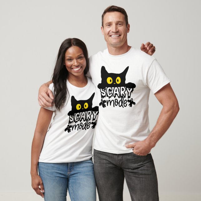 Halloween-scenläge Skrämt katt T Shirt (Unisex)