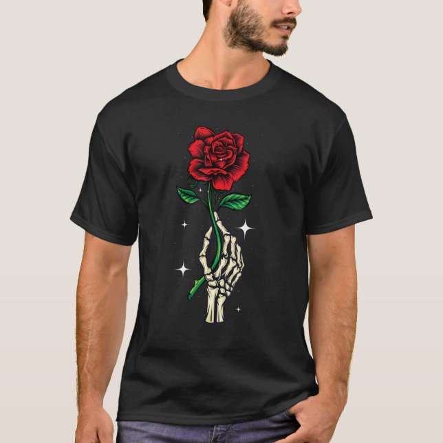 Halloween Skeleton Hand Holding A Röd ros T Shirt (Framsida)