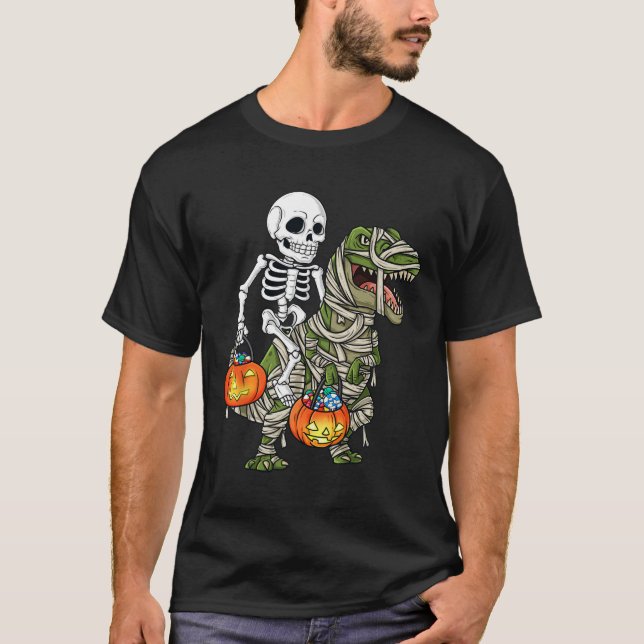 Halloween Skeleton Riding Mummy Dinosaur T Rex Rol Shirt (Framsida)