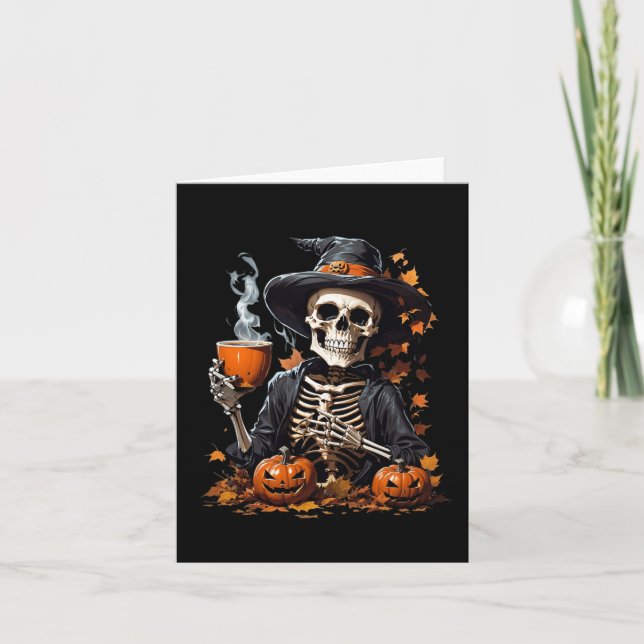 Halloween Skeleton som dricker kaffeskräck för kvi Kort (Framsida)