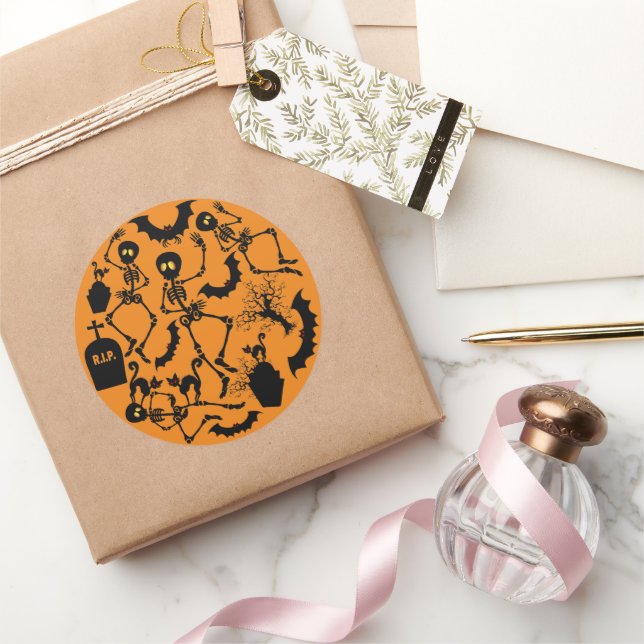 Halloween Skeletons Macabre Dance Runt Klistermärke (Gåvor)