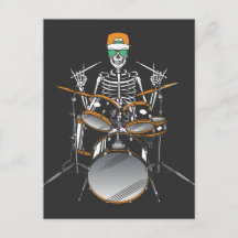 Halloween skelett rockhand spelar trummor