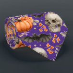 Halloween Skull Fladdermus och Flowers Lila Slips<br><div class="desc">En charmerande,  handmålad vattenfärg Halloween-mönster med pumpor,  döskallar,  fladdermus och höstblommor på mörkens lila. Ett underbart helgdag tillbehör till Halloween fest. Kommer att ge ett underbart gotiskt utseende på en skarp vit skjorta.</div>