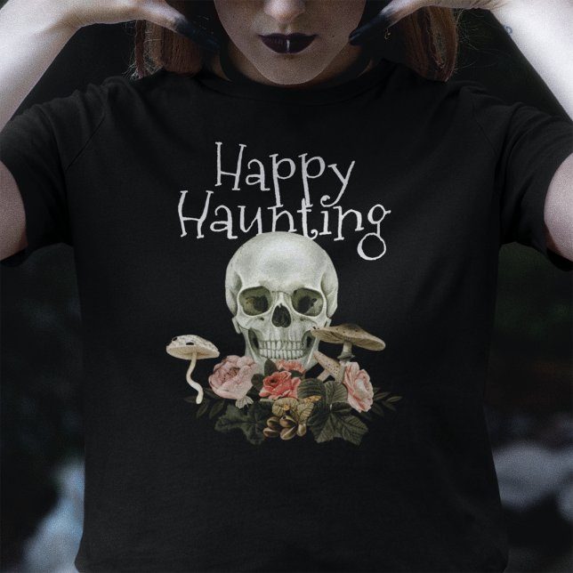 Halloween Skull, hemsökt skog Kvinnor i svart T Shirt (Skapare uppladdad)