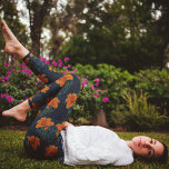 Halloween, Spiders, Websar, Orange Lily, Mörk Stol Leggings<br><div class="desc">Lägg till en mörk och romantisk vibe i halloween-estetik. Mot en djup, mystisk, blå bakgrund, blomstrar den pulserande orangen och framkallar en skönhetskänsla. Osäkra spindlar sprider känsliga websar bland liljorna. Denna viskfulla men ändå mörk-utformning skapar en charmerande ambition för dem som söker en unik tupp på den traditionella halloweenestetiken och...</div>