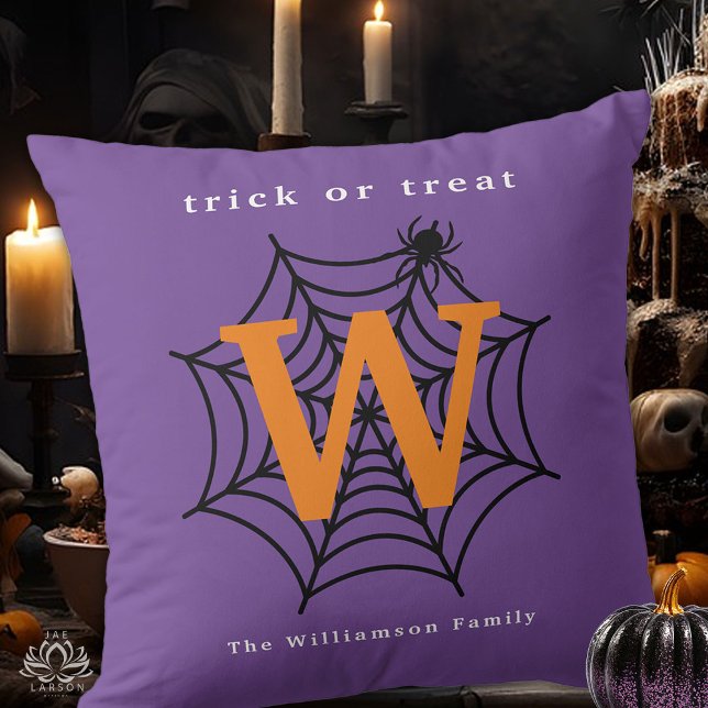 Halloween Spindelnät Bus eller Buss Monogram Kudde (Skapare uppladdad)