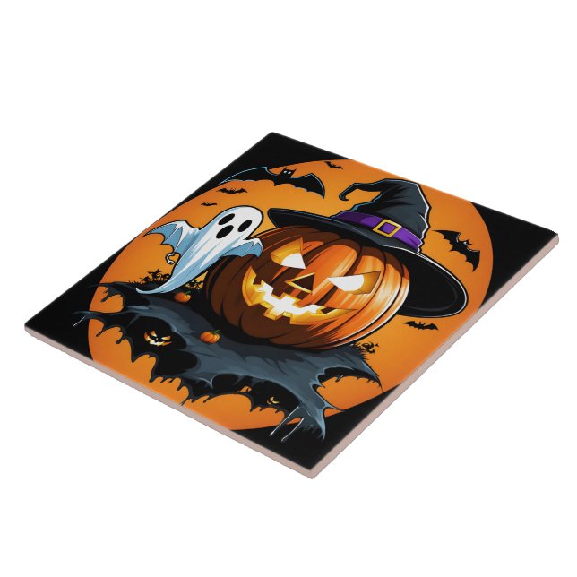 Halloween-spöket flyter bredvid en kardad pumpkin kakelplatta (Sidan)