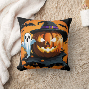 Halloween-spöket flyter bredvid en kardad pumpkin kudde