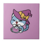 Halloween Tabby Cat – Witch Hat & Potion Art Kakelplatta<br><div class="desc">A mischievously magical moment! This adorable Tabby Witch Brew design features a happy tabby cat wearing a big witch hat with a bow, clutching a spooky potion. Perfect for Halloween lovers, cat fans, or anyone who adores cute and magical artwork. Ideal for October-themed gifts, witchcore fashion, or festive home decor....</div>
