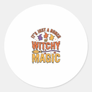 Halloween-typografi med häxmagisk design_1 runt klistermärke