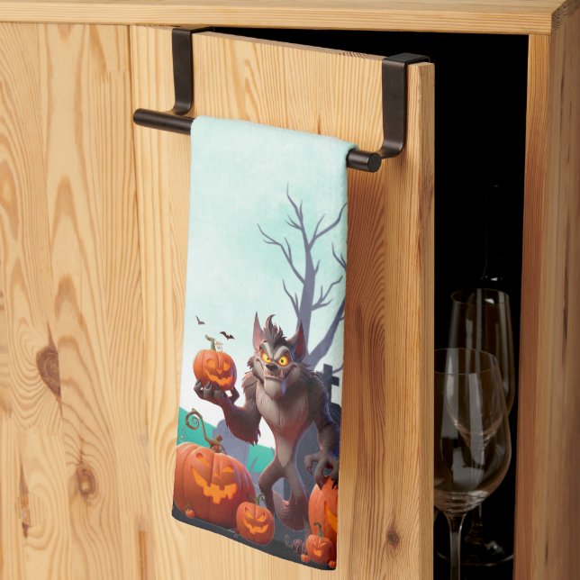 Halloween varulv och pumpor kökshandduk (Thirds Fold)