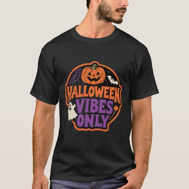 "Halloween Vibes Only" Retro Halloween Manar T Shirt (Framsida)