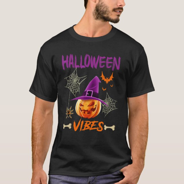 Halloween Vibes Scary Pumpkin Wearing Witch's Hat T Shirt (Framsida)
