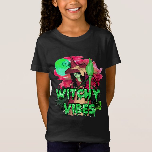 Halloween Witchy Vibes T Shirt (Framsida)