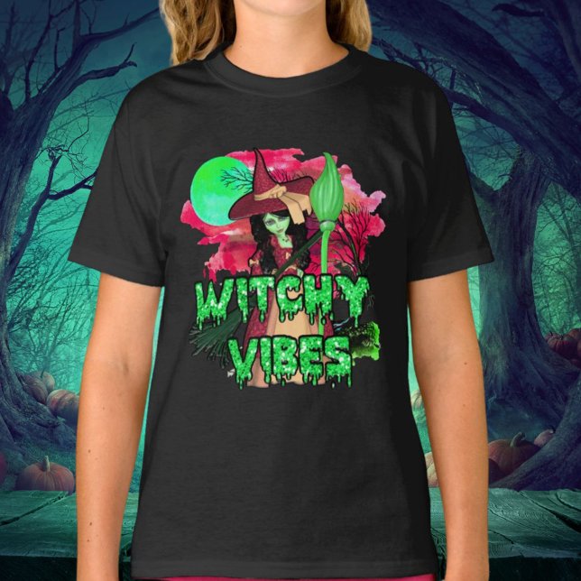 Halloween Witchy Vibes T Shirt (Skapare uppladdad)