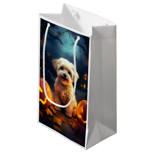 Halloween Yorkipoo Med Pumpa Skräckinjagande (Framsidan Vinklad)