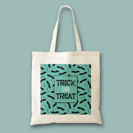 Halloweenfirande med trick or treat-fladdermöss tygkasse