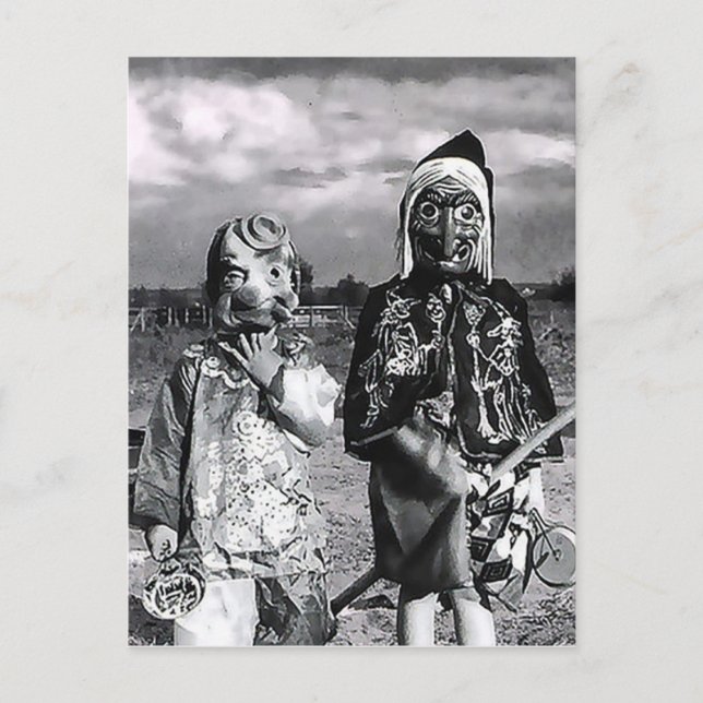 Hallow's Kväll of Yesteryear Masks Vykort (Framsida)