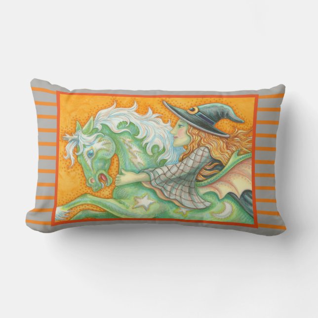 HALLOWS KVÄLL WITCH OCH HORSE LUMBAR PILLOW Grått Lumbarkudde (Framsida)