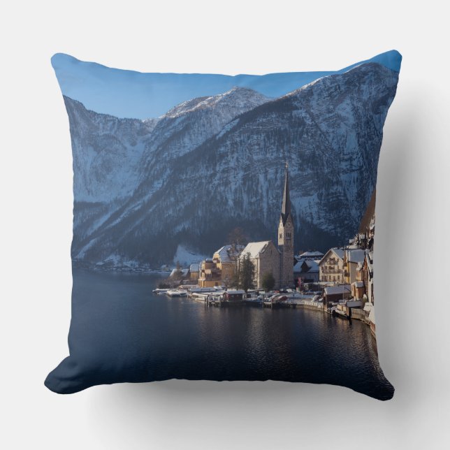 Hallstatt i snö under vintern kudde (Framsida)