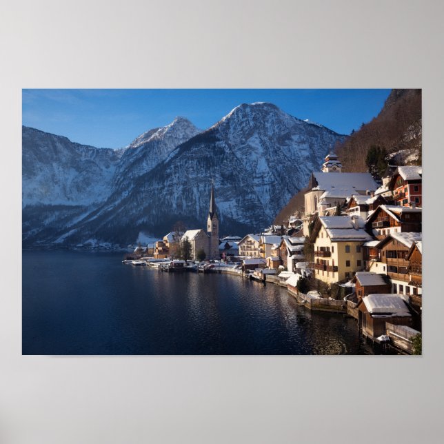 Hallstatt-staden i snö på vintern poster (Framsidan)