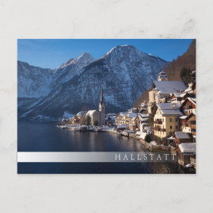 Hallstatt-staden i snö på vintern vykort