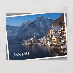 Hallstatt-staden i snö på vintern vykort