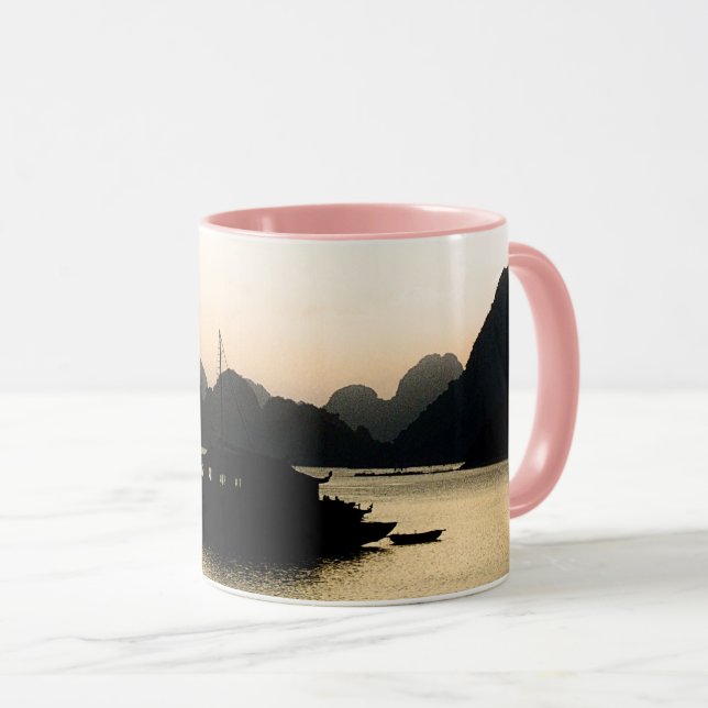 Halong Bay, Sunset, Vietnam Art (Helgdag) Mugg (Framsida höger)