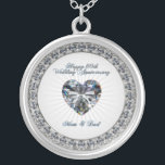 Halsband för bröllopsdag för diamanthjärta 60th<br><div class="desc">En Digitalbcon avbildar designen som presenterar ett silver,  platina,  och diamantfärgtemat med en variation av anpassningsbar avbildar,  formar,  mönster,  stilar och typsnitt i detta halsband för en-av-en-sorten diamantbröllopårsdagen.  Detta gör en härlig minnessak i heder av denna momentusoccacion.</div>