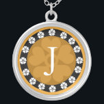 Halsband för hänge för Monogrambrev J<br><div class="desc">Visa din pride i din initialer som ha på sig ett monogrambrevhänge. Det initiala silverhänget gör också en minnesvärd gåva för något speciellt tillfälle för det viktiga folket av ditt liv.</div>
