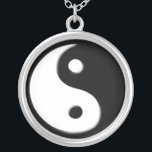 Halsband för hänge för silverYin Yang symbol<br><div class="desc">Balansera energi,  och brafeng-shui är med dig,  wherever du går med denna gåva av halsbandet för hänget för det silveryinyang symbolet.</div>