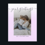 Hälsning för enkel Elegant i skriptfamiljen Photo Vykort<br><div class="desc">Personlig Minimalistisk foto Universal Hälsning Postcard med ett färgfoto med vit chic för gradient övertäckning på lila rosa bakgrund, ditt hälsning-meddelande i handskrivet skript i elegant, ditt namn, datum, år, meddelande på baksidan i ett modernt och enkelt sans serif-teckensnitt. Skapa dina egna vykort för hälsning med den här eleganten, perfekt...</div>