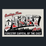 Hälsning från Derry Maine Poster<br><div class="desc">Välkommen till Derry | Ta en titt på den här roligtens vintage inspirerade resekortgrafik till Derry som lyder: "Hälsning from Derry, Maine. Skogshuvudstaden i Öster". Fäst några på vykort som ska skickas till dina vänner, eller bära på en roligt grafik T!</div>