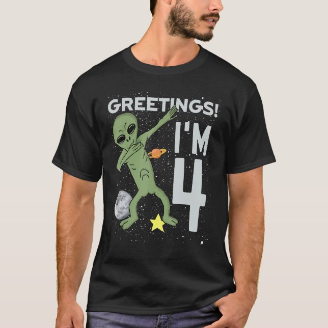 Hälsning I är 4 Space Alien Theme 4e födelsedagen  T Shirt (Framsida)