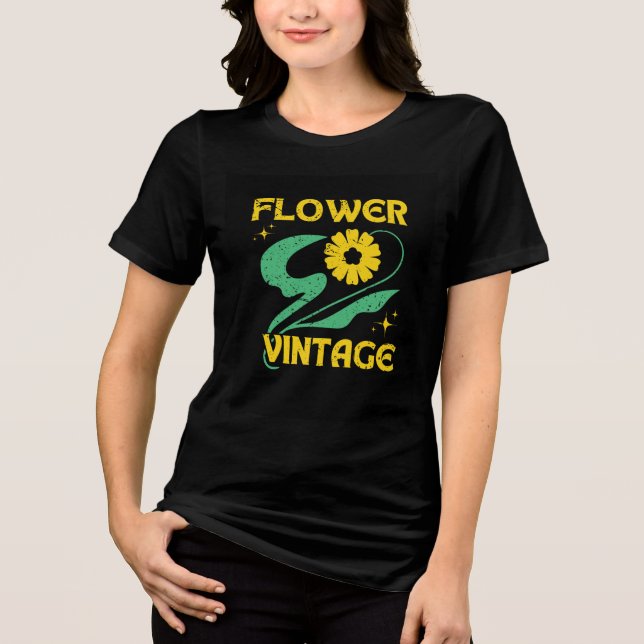 Halv Ärmad T-shirt med Blommig Vintage Design (Framsida)