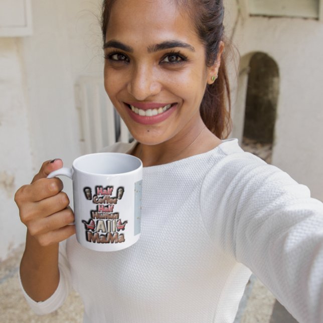 ☕️ halv kaffe, 💕 halv människa, all Mamma 🍎 Kaffemugg (Skapare uppladdad)