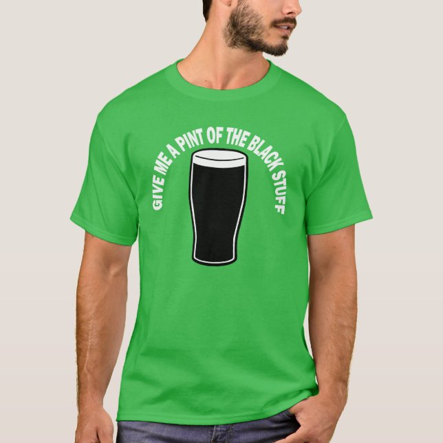 HALV LITER AV DEN SVART SAKER T-SHIRT (Framsida)