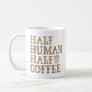 Halverat kaffe från människa kaffemugg