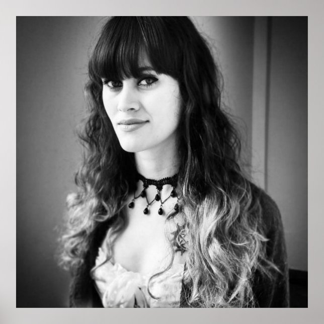 Halvgel66 Svartvitt Poster (Framsidan)