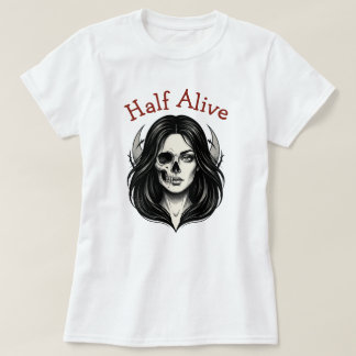 Halvlevande gotisk kvinna med dödskalle T-shirt