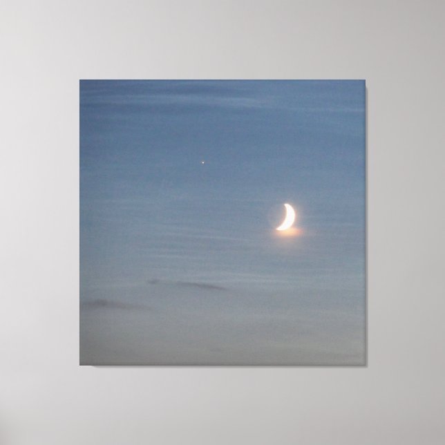 Halvmåne på en havsliknande himmel canvastryck (Framsida)