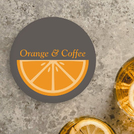 Halvsegment i orangen underlägg papper rund