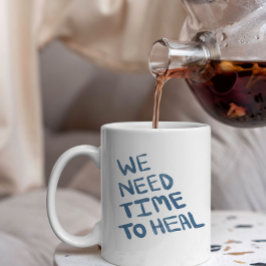 Halvsidigt mörk blått läkt meddelande jumbo mugg