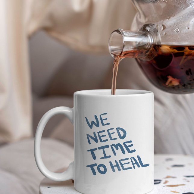 Halvsidigt mörk blått läkt meddelande jumbo mugg (Skapare uppladdad)