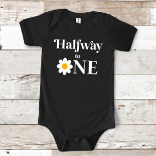 Halvvägs till en Retro-Daisy halv födelsedag T Shirt