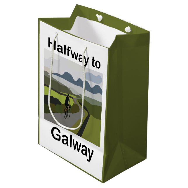 Halvvägs till Galway Road Trip-fest (Framsidan Vinklad)