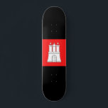 Hamburg Skateboard flagga<br><div class="desc">Skateboard med flagga av Hamburg, röd flagga med illustration av ett vitt slott med tre torn</div>