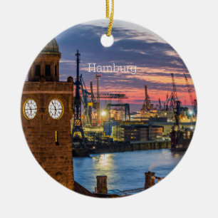 Hamburg, Tyskland panoramisk vy vid vriden ljus Julgransprydnad Keramik