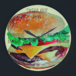 Hamburger Clock, Pop Art of Artlarissa Stor Klocka<br><div class="desc">Roligt klocka med bilden av din favorithamburgare. Med en förklaring från humor om tävling-tjock och natrium och så vidare!!!!!! Det har en liten påminnelse - precis i fodral:)) Designat av Pelari baserat på den ursprungliga poppkonsten Artlarissa.</div>