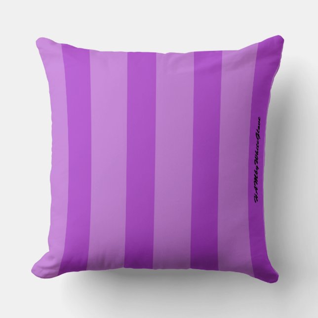 HAMbWG Vanity Pillow - Lägg till namn - Lila Rand Kudde (Framsida)
